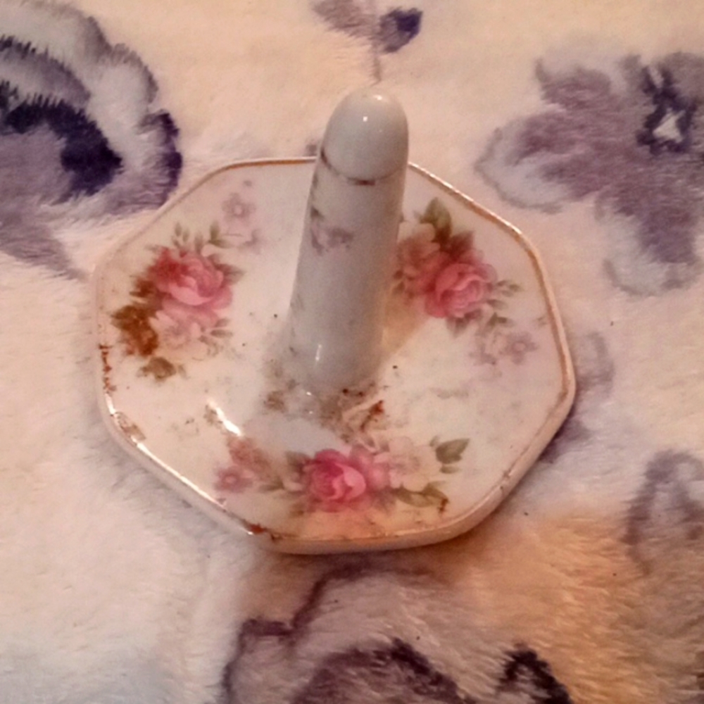 Ring holder